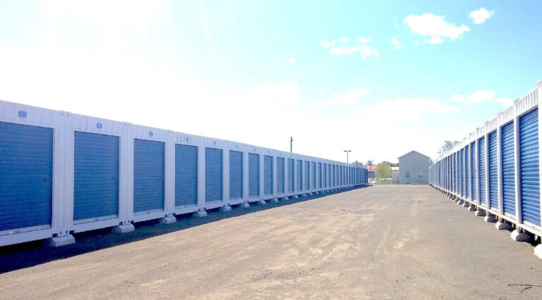 Outdoor storage units secure